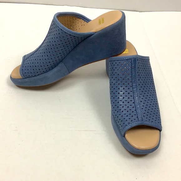 Blue Suede Platform wedge sandal Size 71/2 Medium - Picture 2 of 6